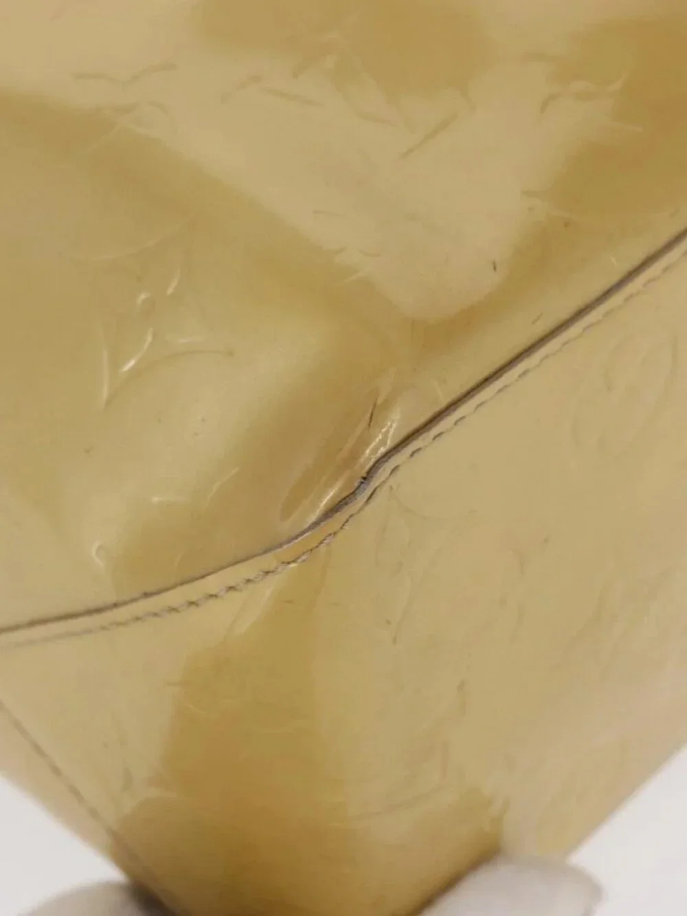 LOUIS VUITTON Monogram Vernis Reade MM Hand Bag Beige - Picture 11 of 16